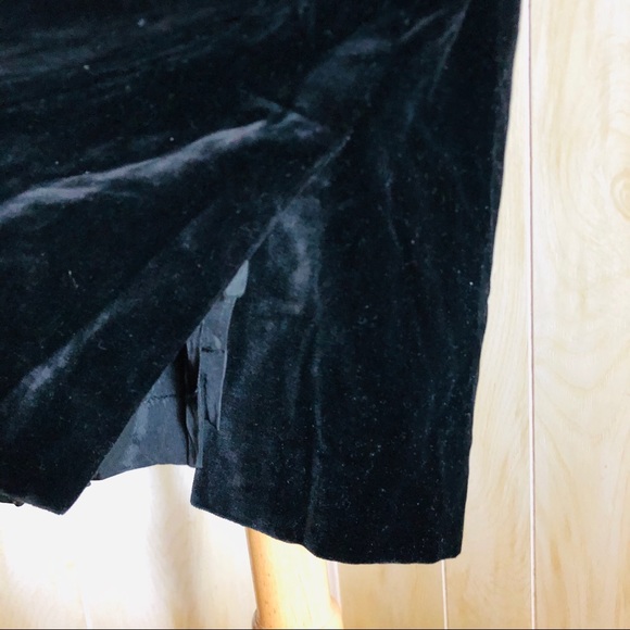 Yves Saint Laurent • Black Velvet Midi Skirt - Picture 5 of 7